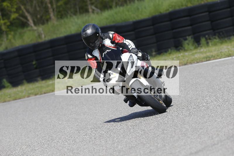 /Archiv-2025/09 22.04.2025 Cornu Master School ADR/rot-rouge/4